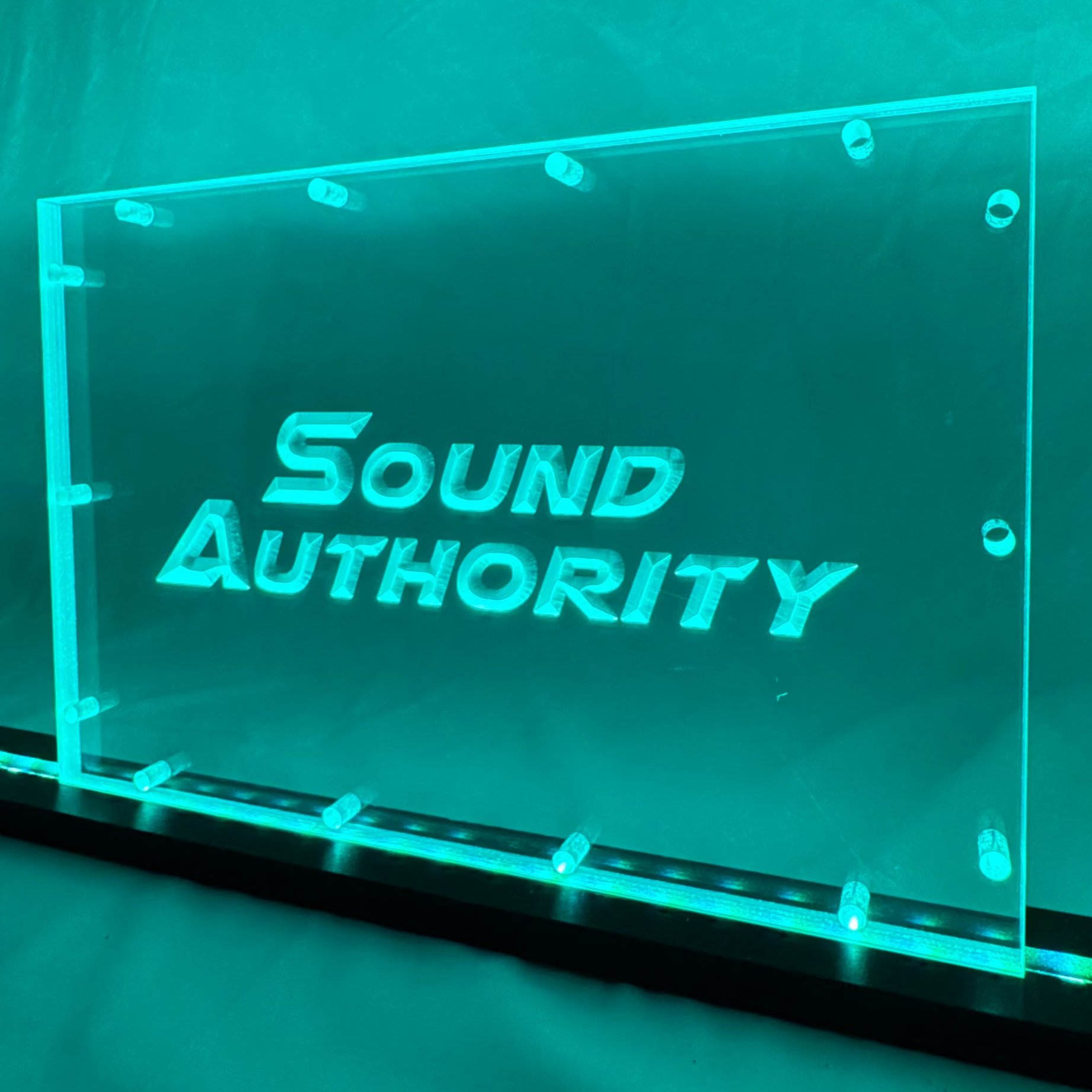 Sound Authority Plexiglass - 12