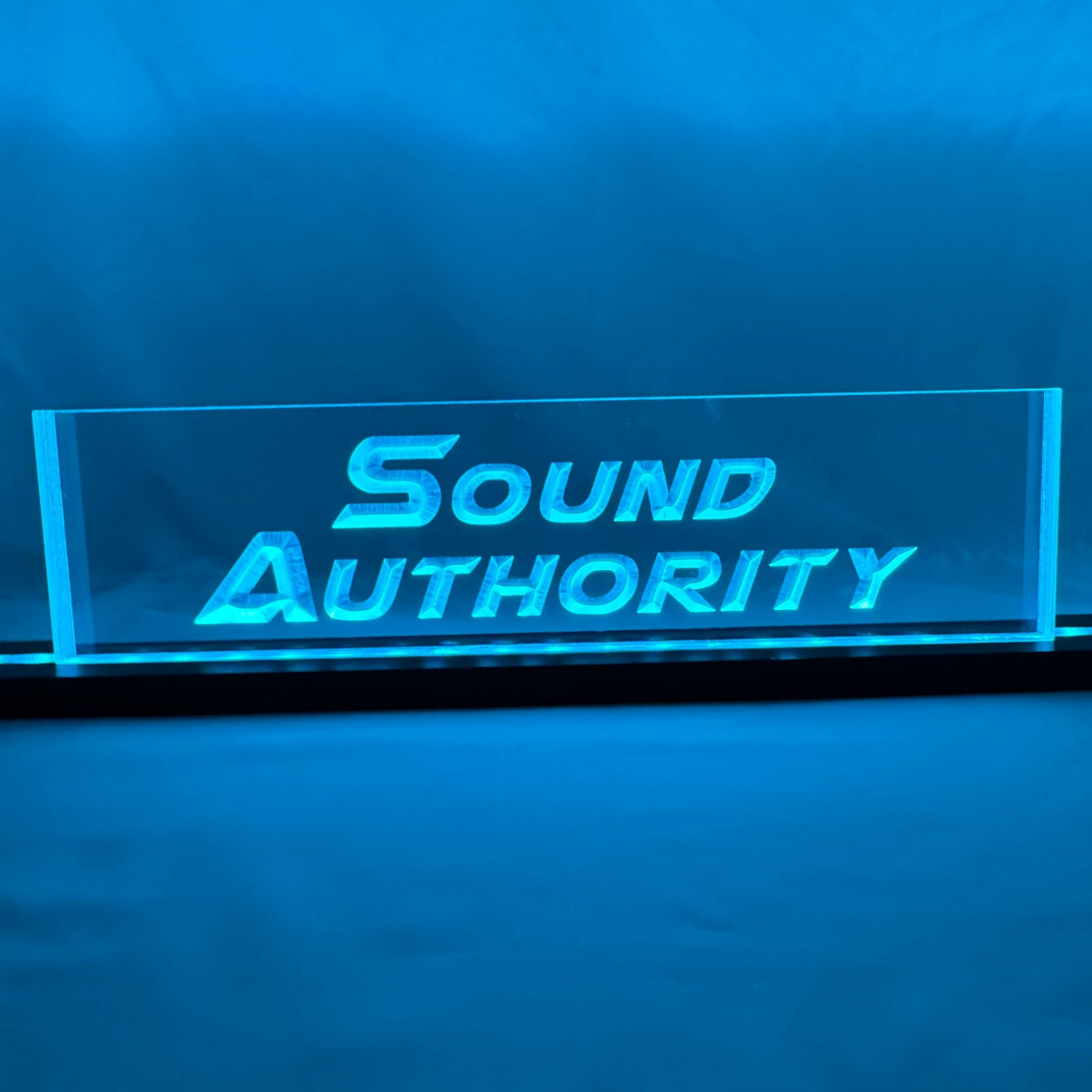 Sound Authority Plexiglass - 12