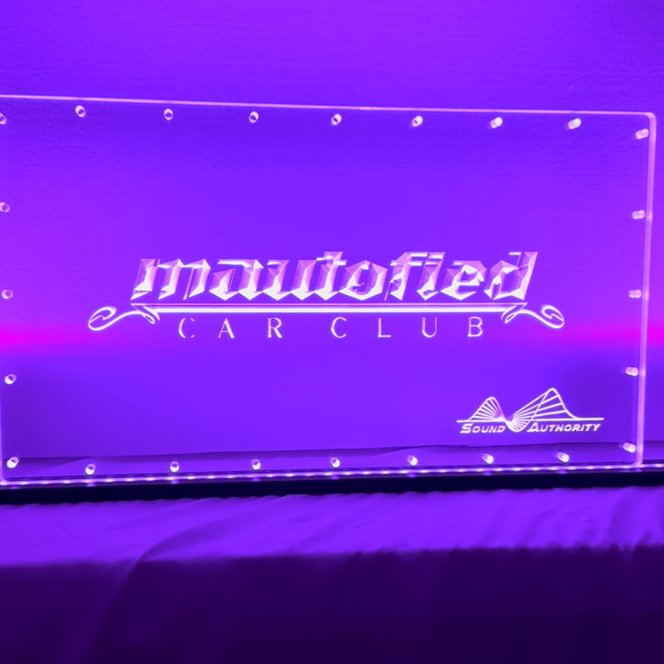 Sound Authority Plexiglass - 20