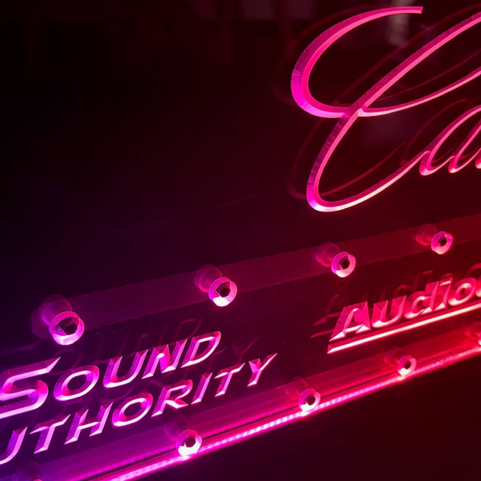 Sound Authority Plexiglass - 36